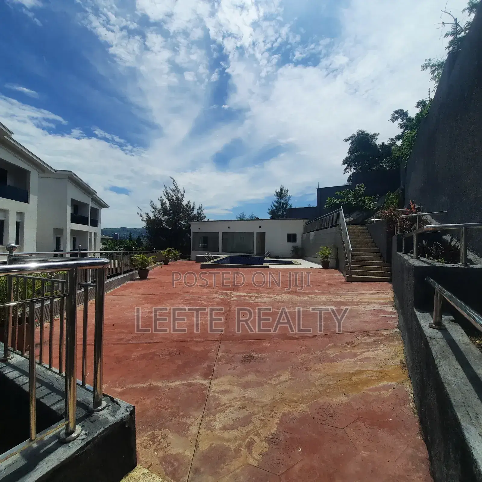 5bdrm Duplex in Maitama for sale