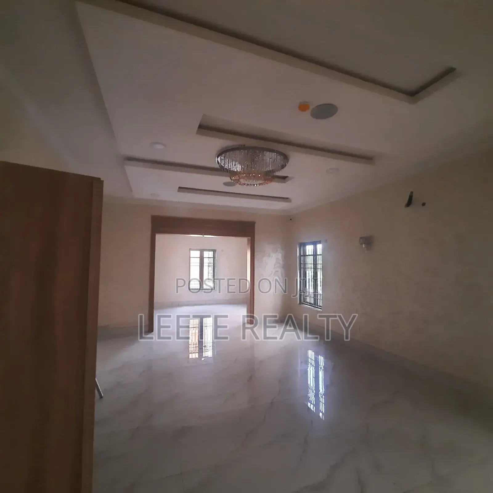 5bdrm Duplex in Maitama for sale