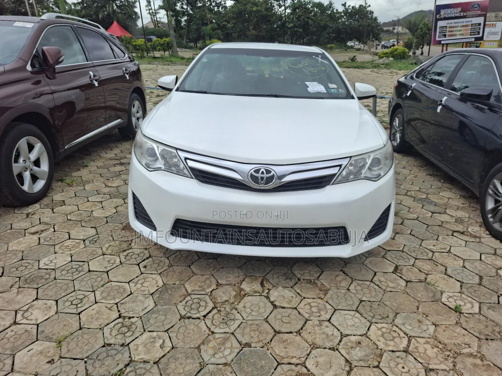 Toyota Camry LE 4dr Sedan (2.5L 4cyl 6A) 2012 White