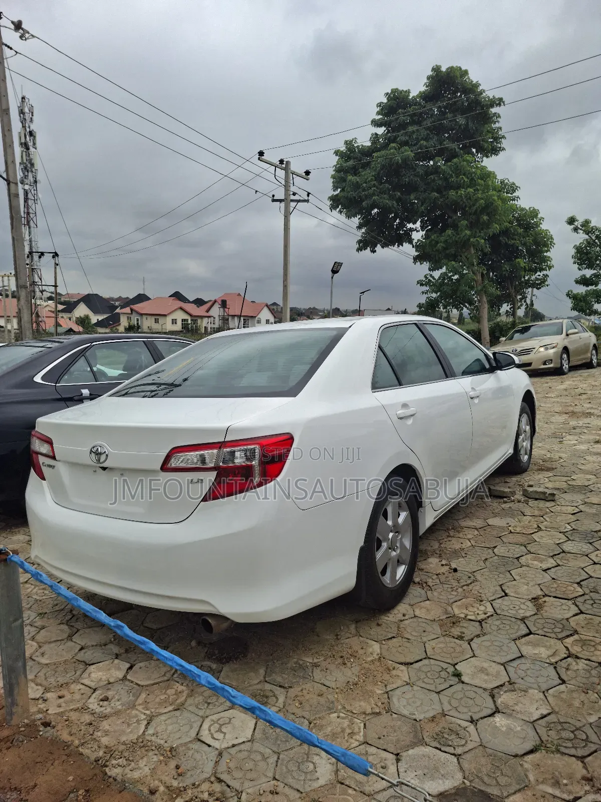 Toyota Camry LE 4dr Sedan (2.5L 4cyl 6A) 2012 White