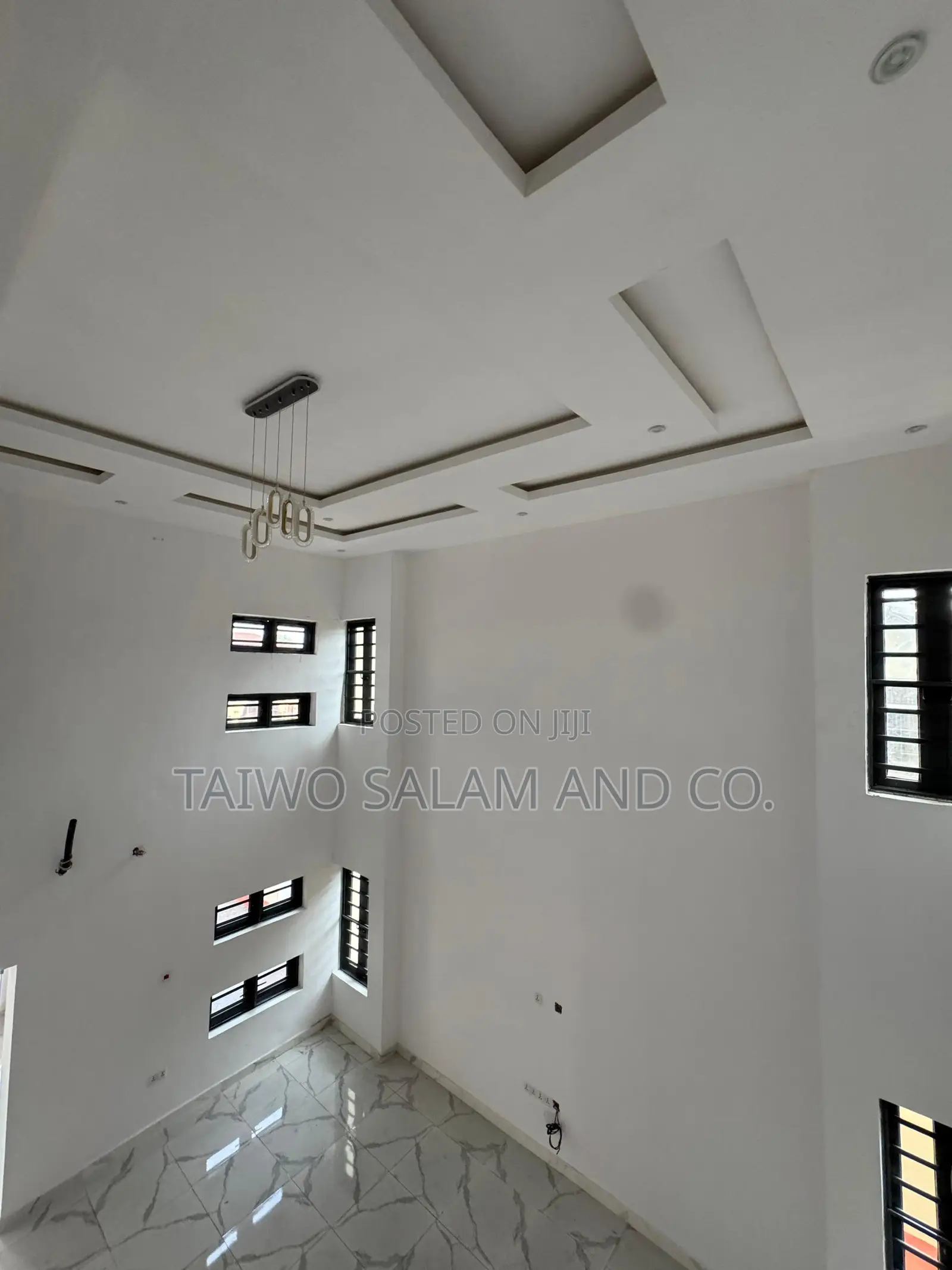 5bdrm Duplex in Oluyole Estate for sale