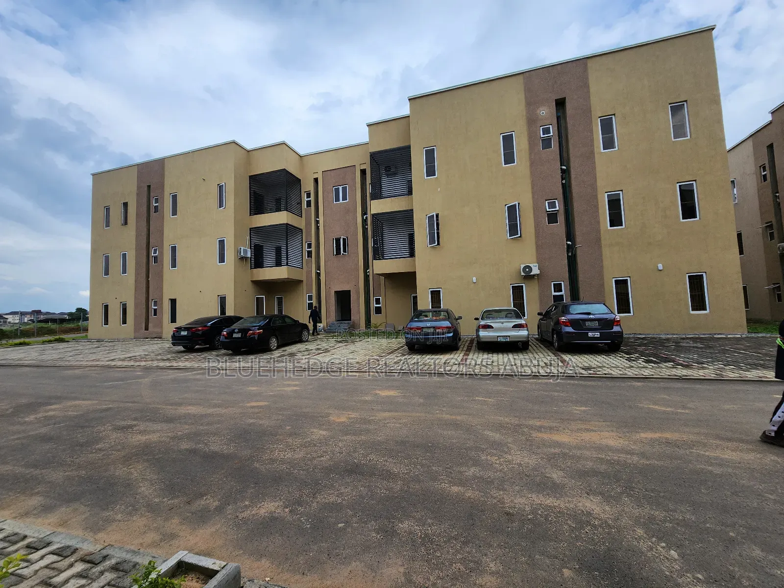6bdrm Apartment in Galadimawa for sale