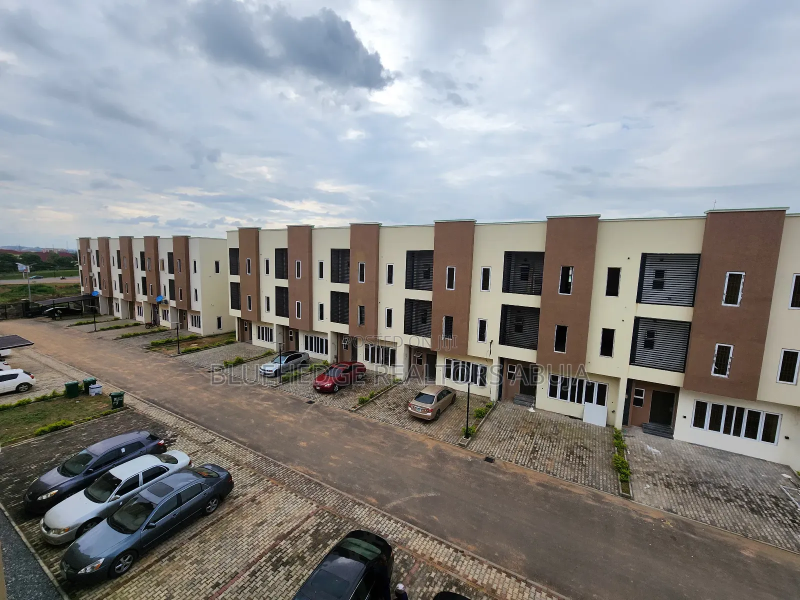 5bdrm Duplex in Galadimawa for sale