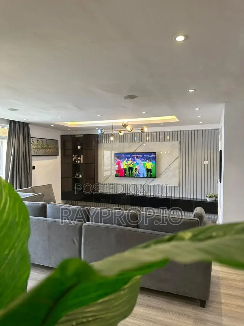 551680rr - 3 Bedroom Shortlet Lekki Phase 1