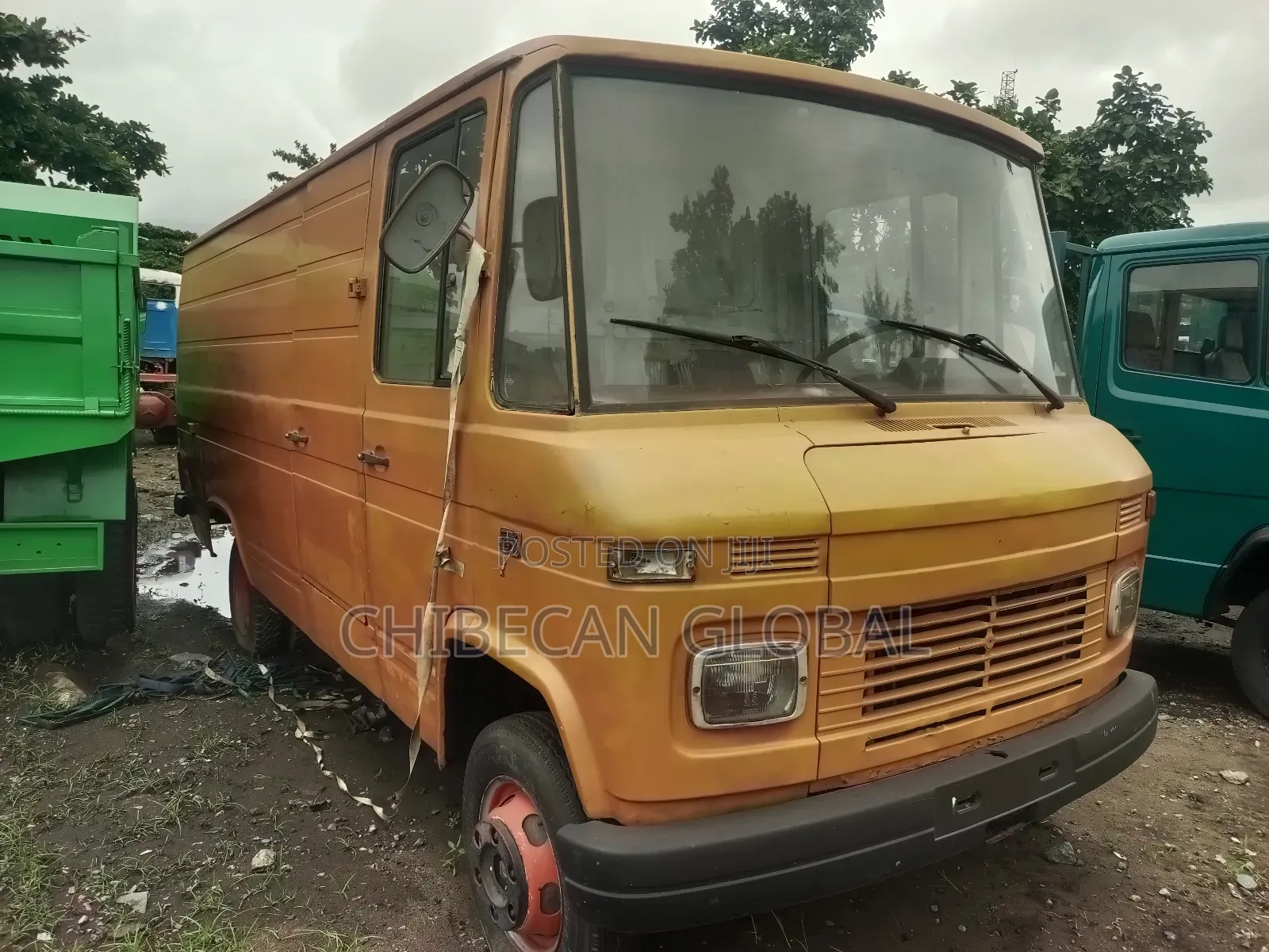 Mercedes-Benz T2 1999 Orange