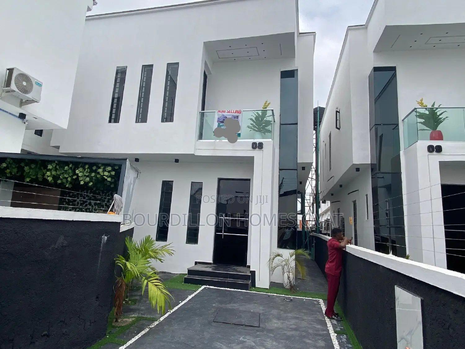 4bdrm Duplex in Ikota for sale