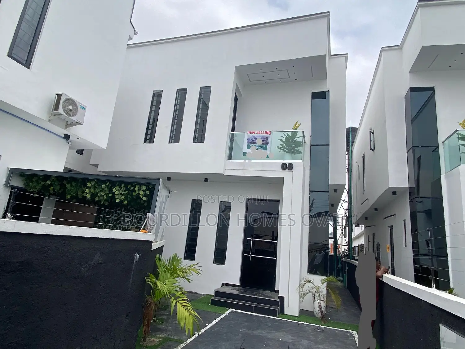 4bdrm Duplex in Ikota for sale