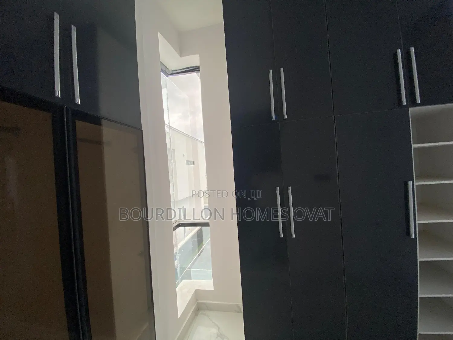 4bdrm Duplex in Ikota for sale
