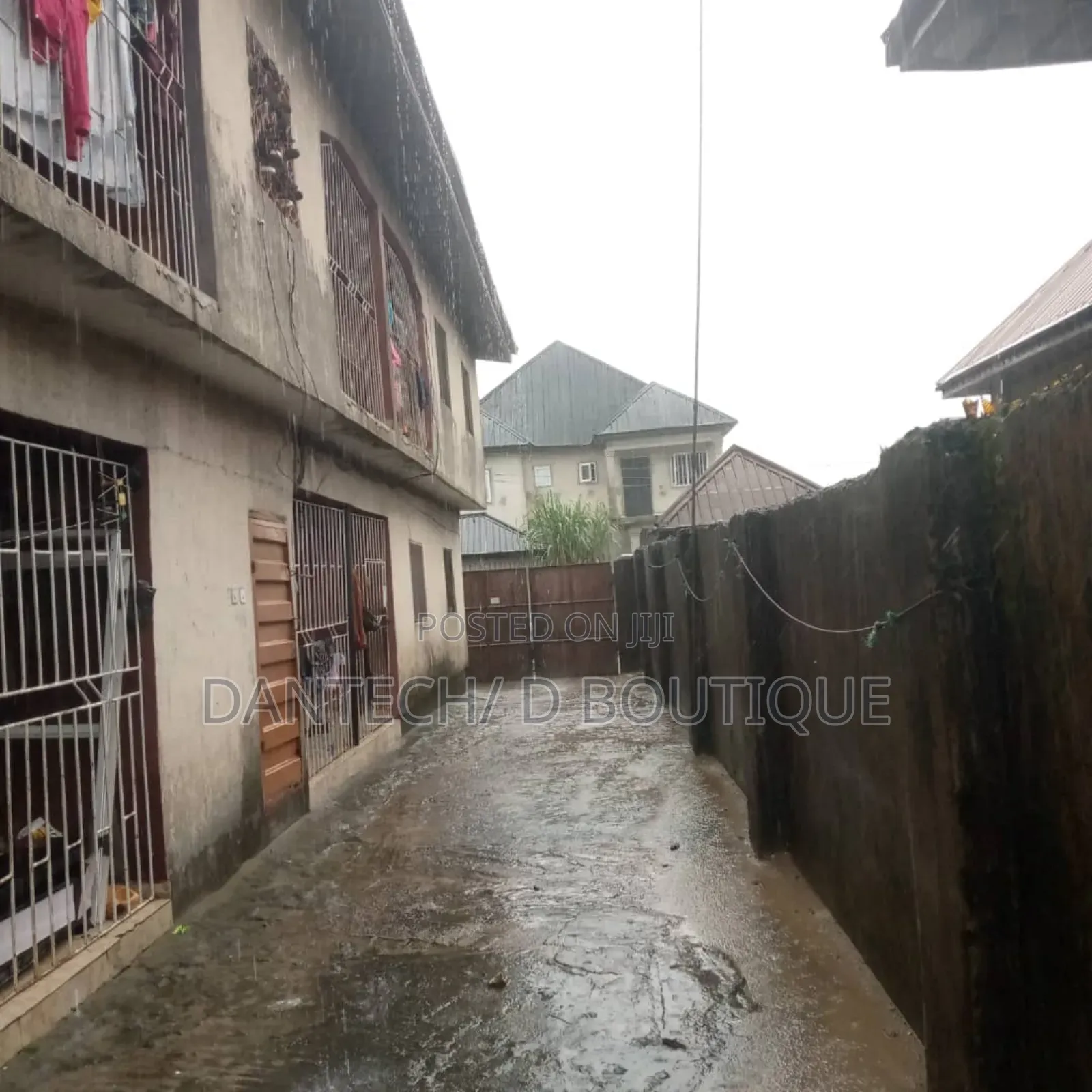 4bdrm Block of Flats in Warri for sale