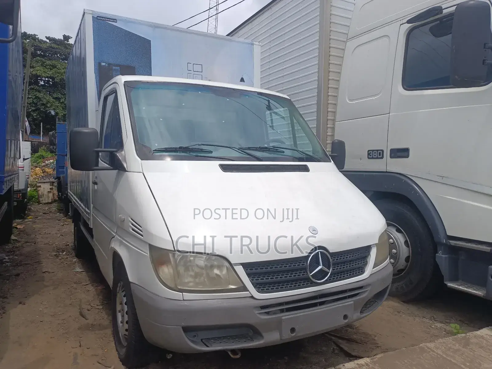 Mercedes Benz Sprinter Container Truck