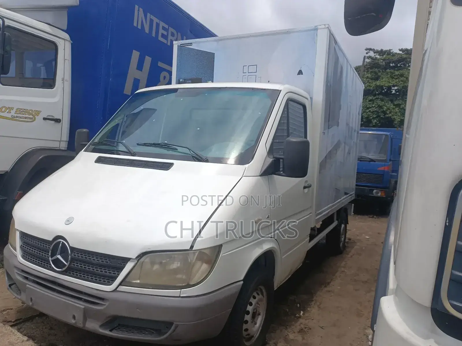Mercedes Benz Sprinter Container Truck