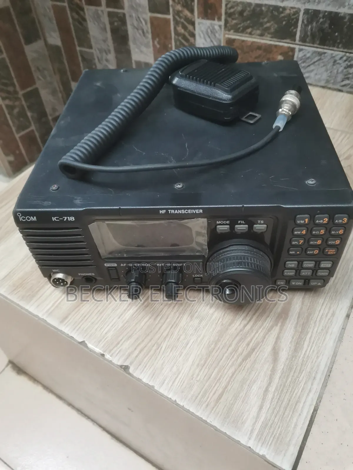 Ic-718 SSB/Hf Long Range Radio