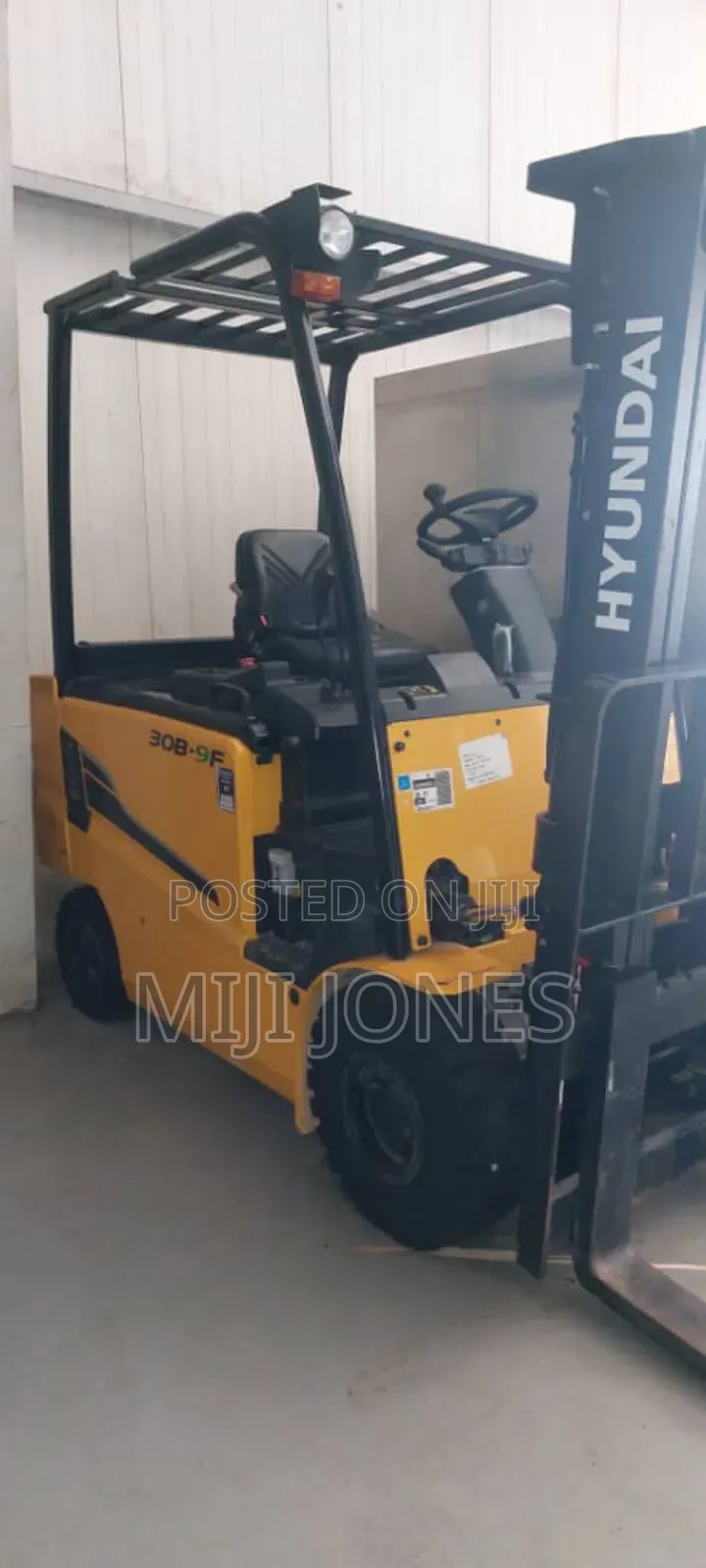 *Hyundai 30b-9f Electric Forklift for Sale - No Battery Included