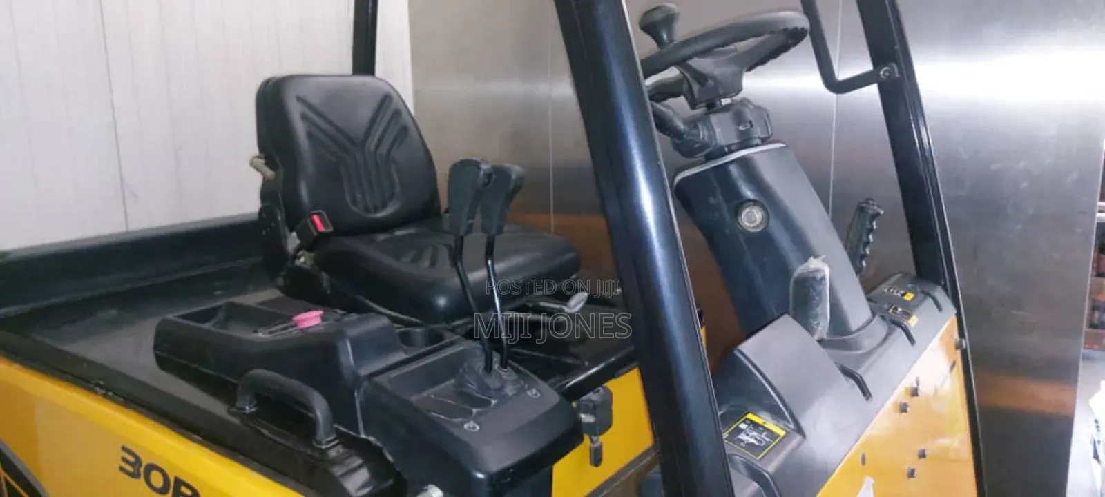 *Hyundai 30b-9f Electric Forklift for Sale - No Battery Included