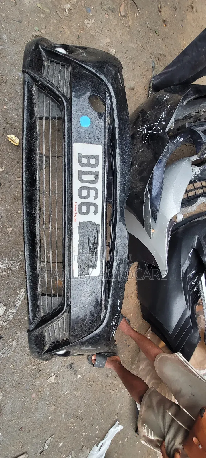 Complete Front Bumper Avensis 2018