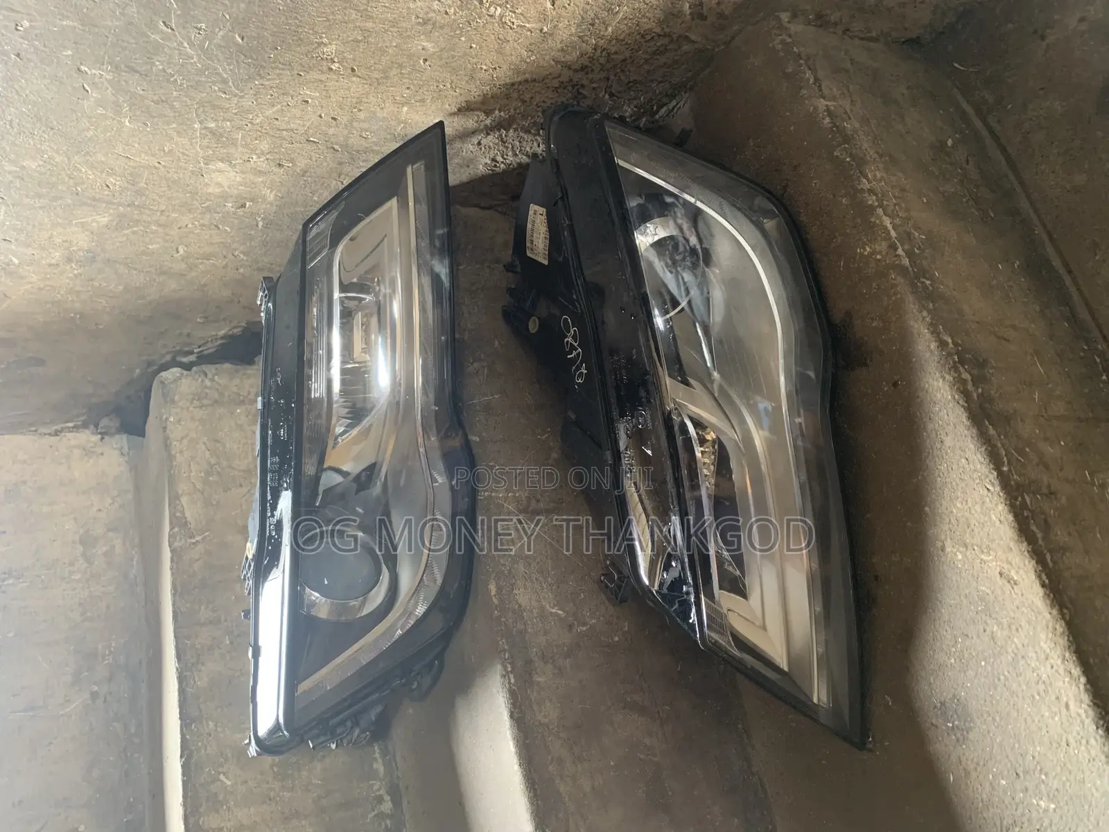 Headlights Audi A7 2013