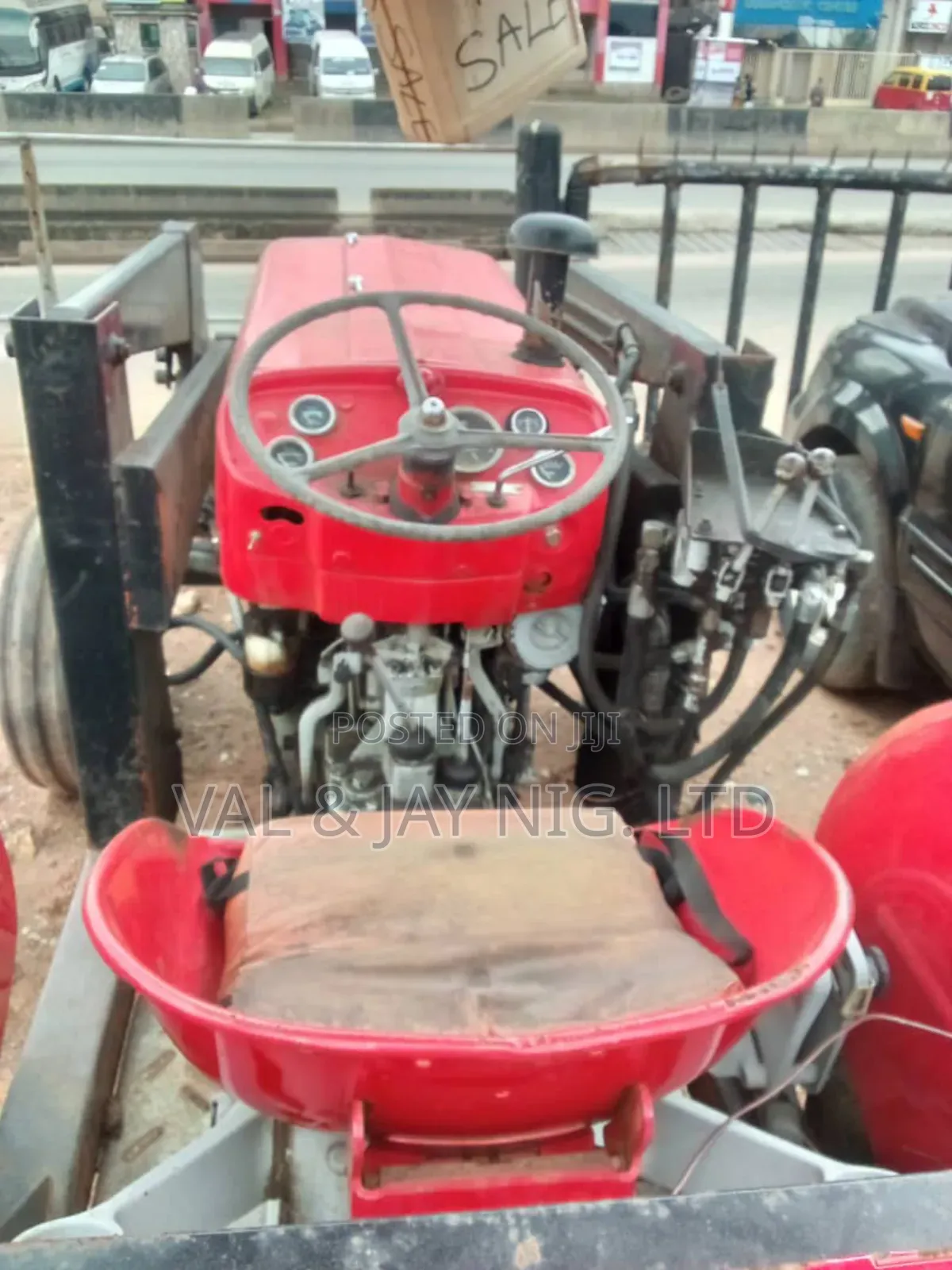 Massey Ferguson 135 Farm Tractor - Foreign Use 2 Wheel Drive