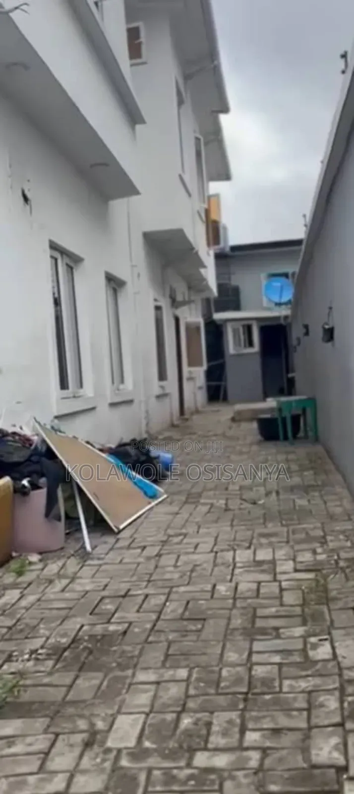 4bdrm Duplex in Adelabu for sale