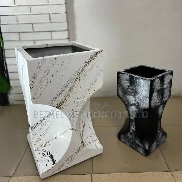 Modern Galaxy Stone Vases – Elegant Sizes for Floral Displays