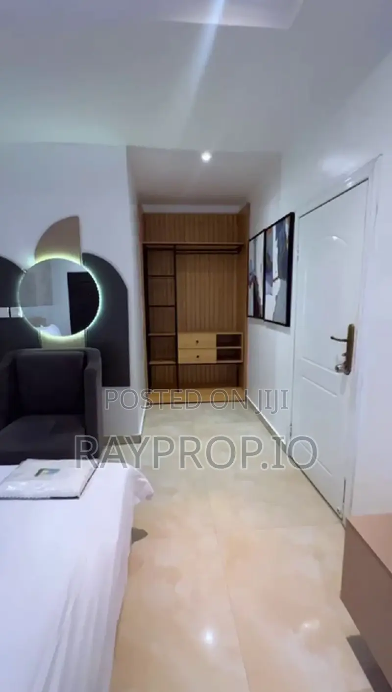 911779ug - 3 Bedroom Shortlet in Lekki Phase 1