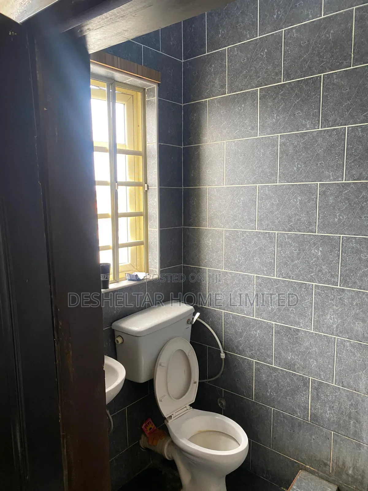 Studio Apartment in Tpdc Building, Chevron for rent