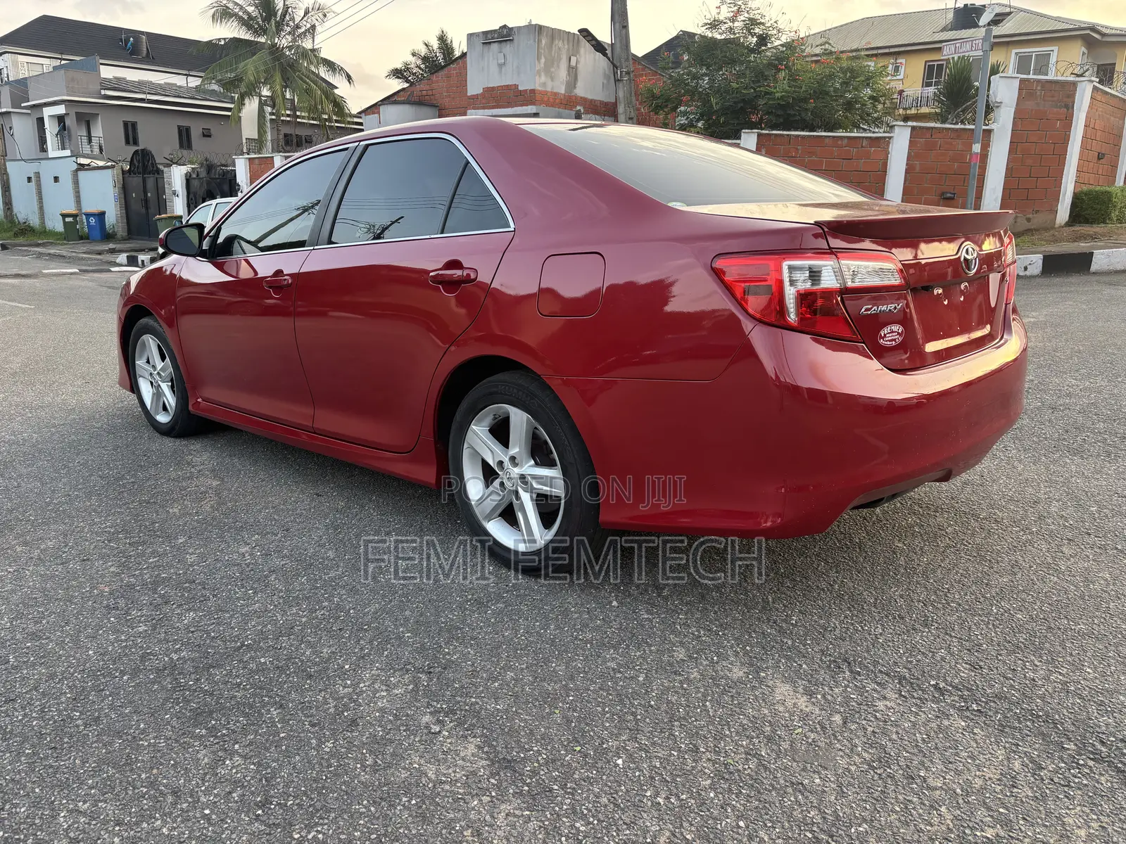 Toyota Camry SE 4dr Sedan (2.5L 4cyl 6A) 2012 Red