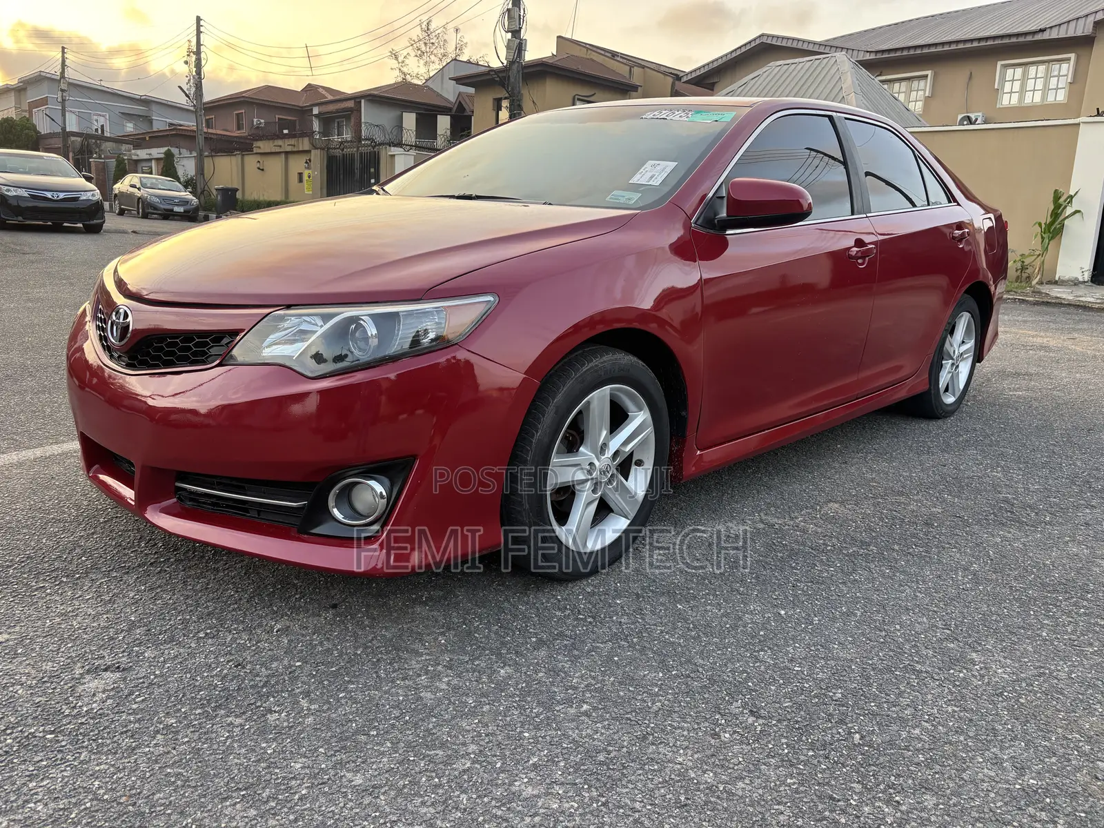 Toyota Camry SE 4dr Sedan (2.5L 4cyl 6A) 2012 Red