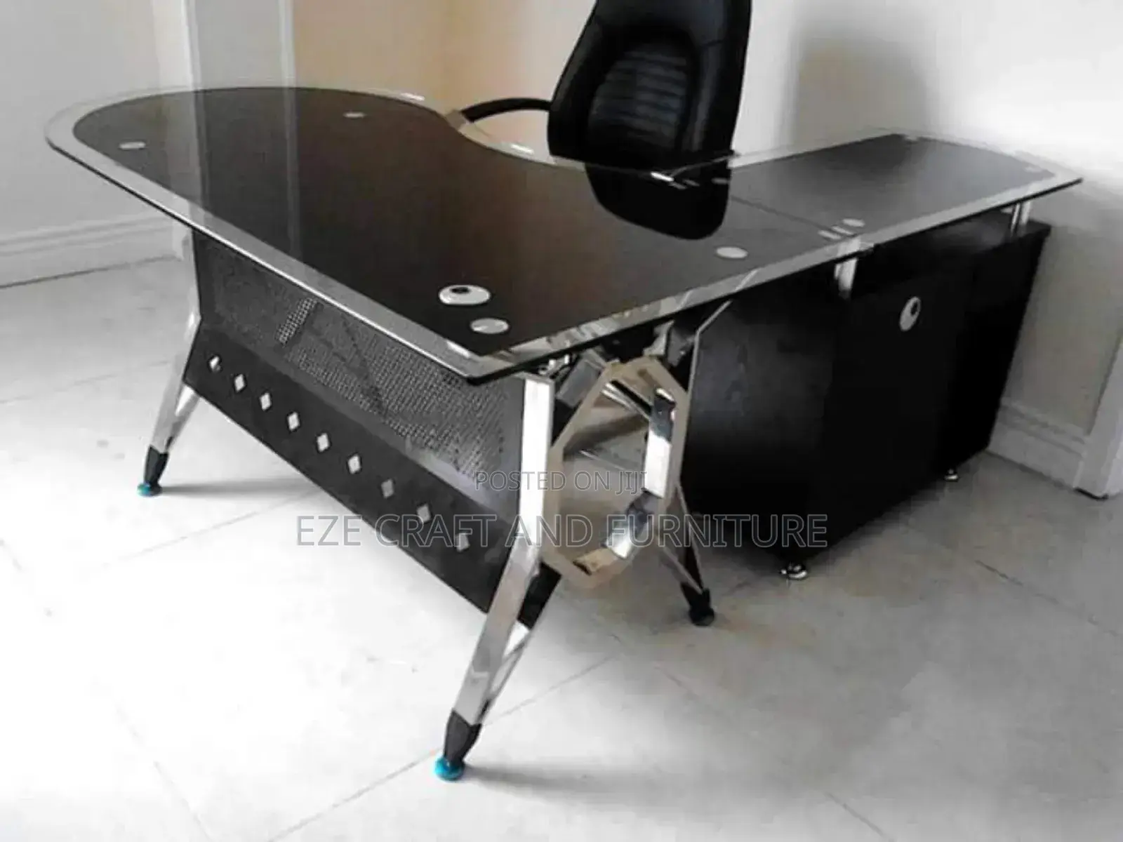 Luxury Tampered Glass Executive Office Table
