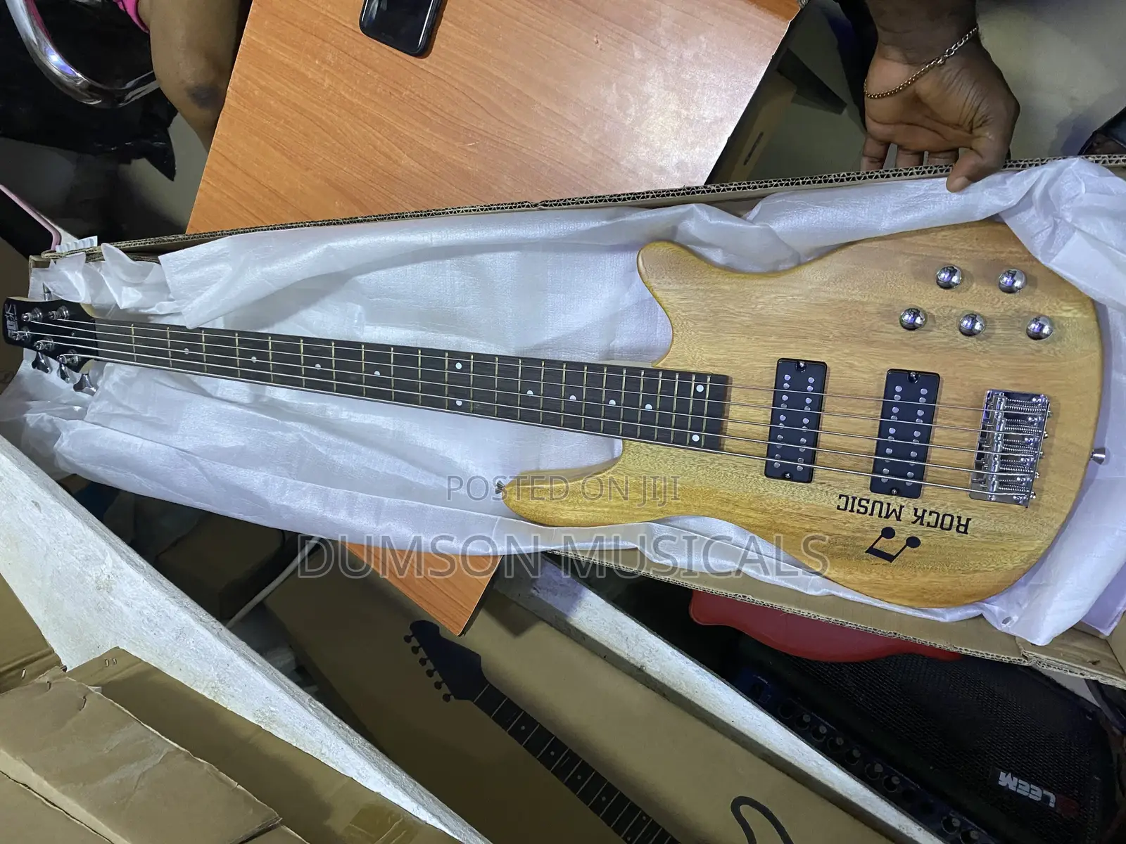 SDGR Ibanez 5 Strings Active Guitar