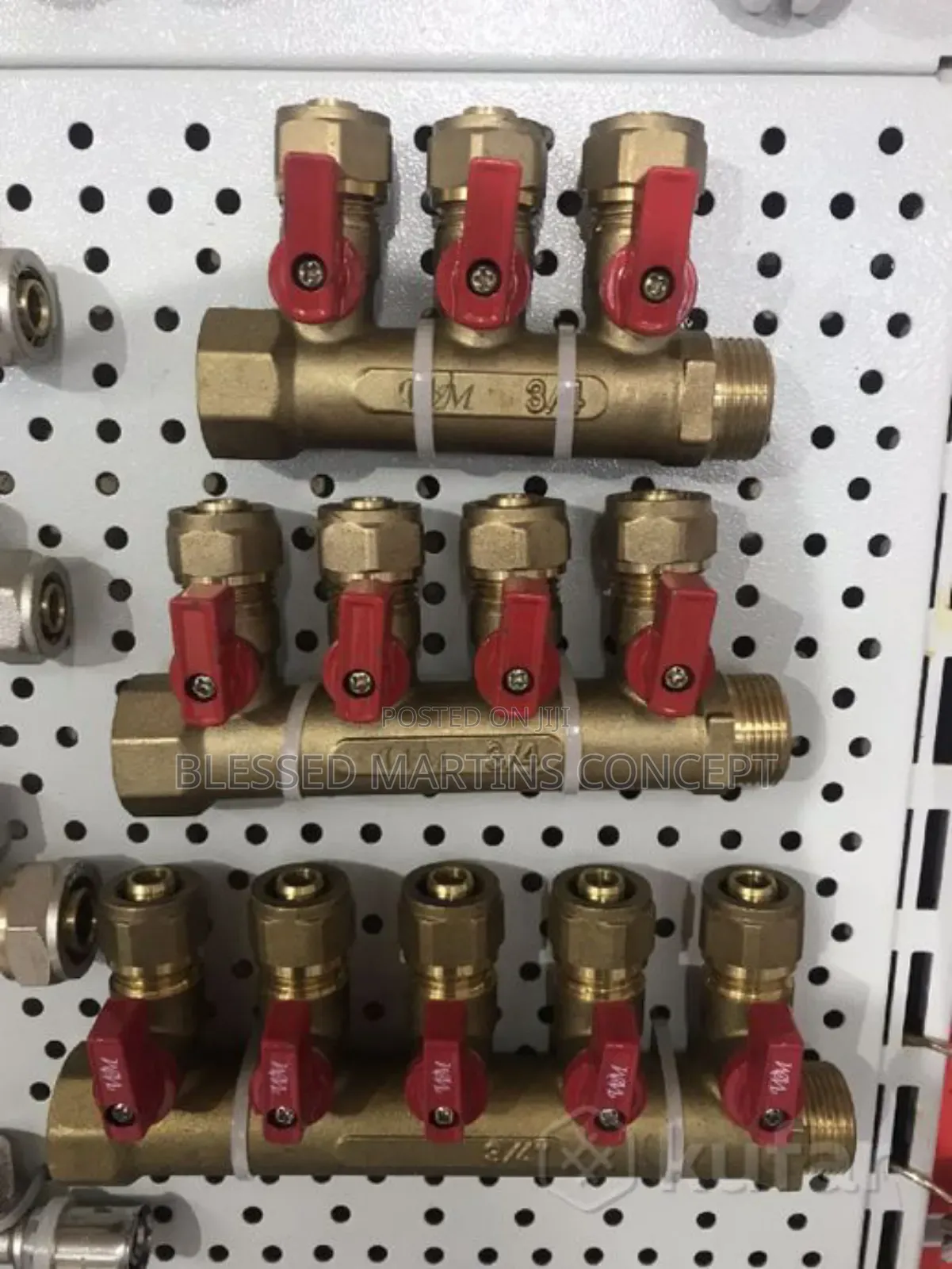 3, 4 and 5 Ways Brass Manifold With Multiple Fort and Handle