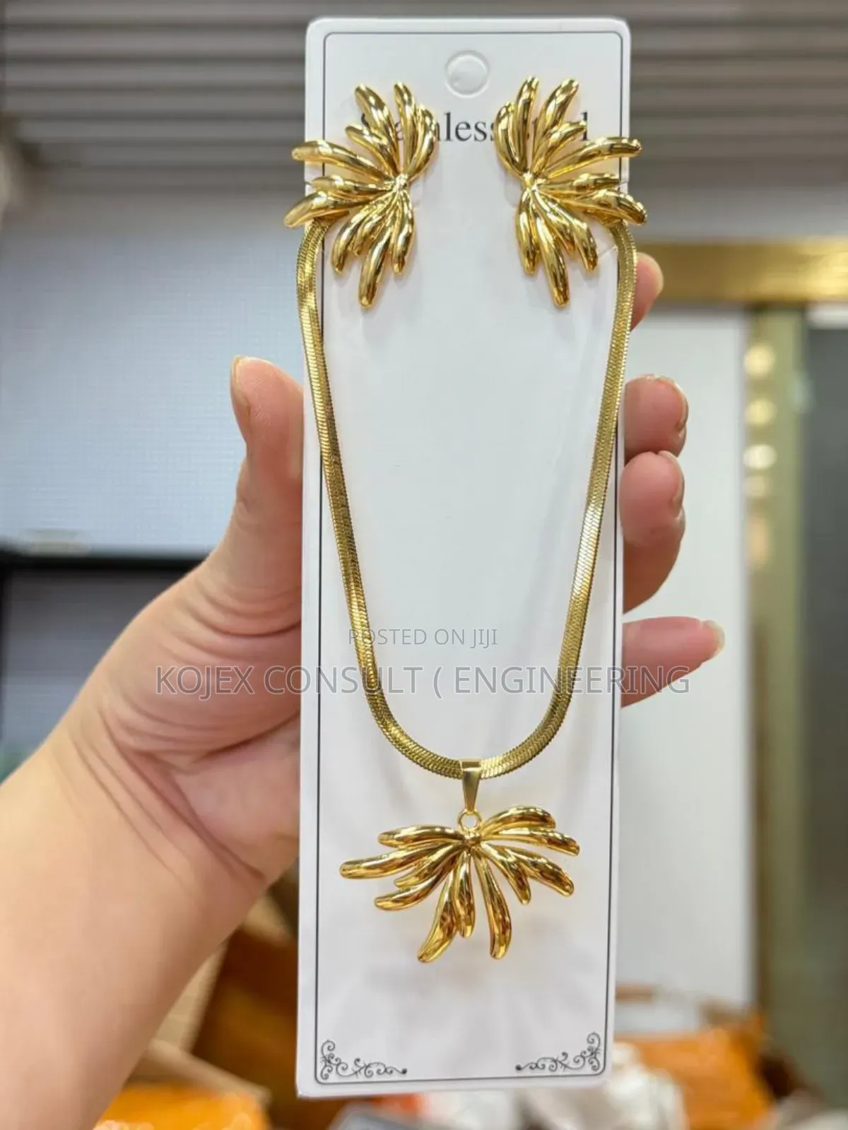 Luxusteel Chain Pendant for Women Girl Stainless