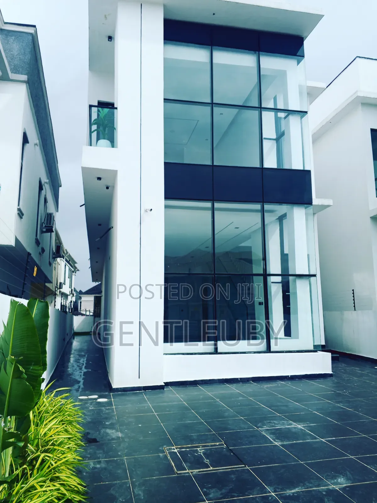 5bdrm Duplex in Ikota Villa, Lekki Phase 2 for sale