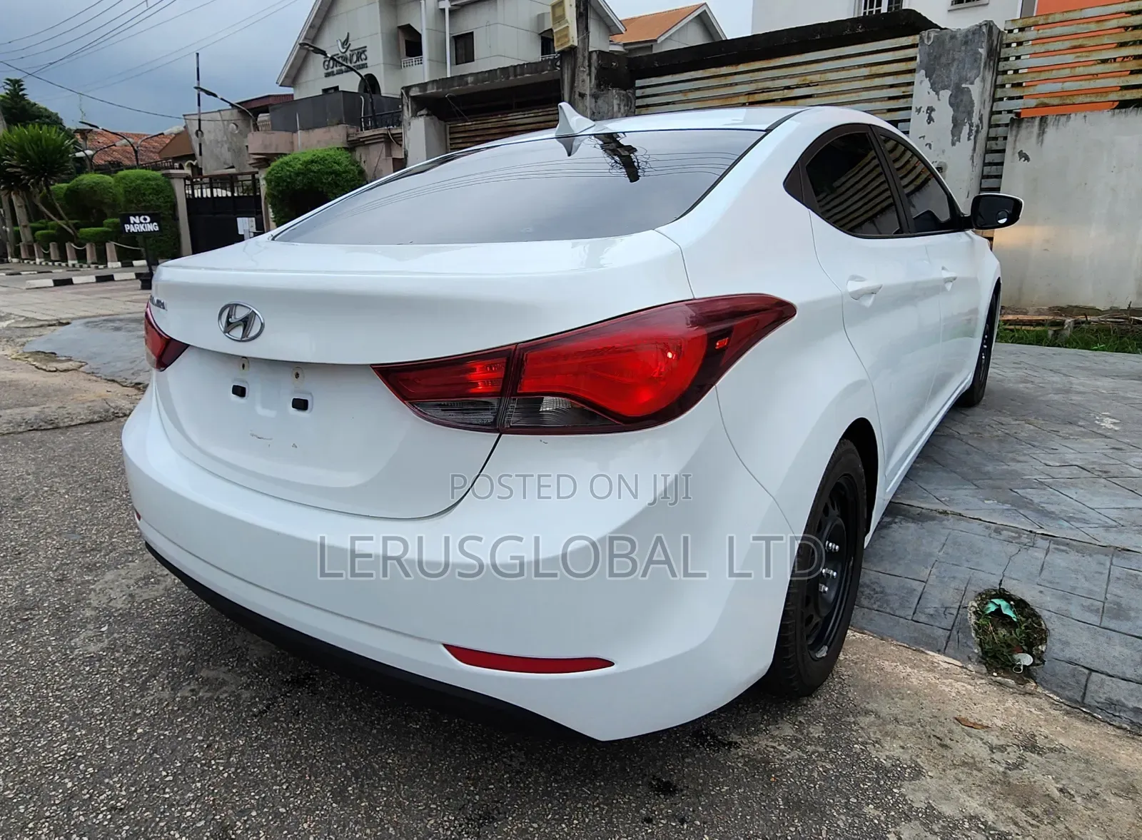 Hyundai Elantra Sport 4dr Sedan (2.0L 4cyl 6A) 2015 Pearl