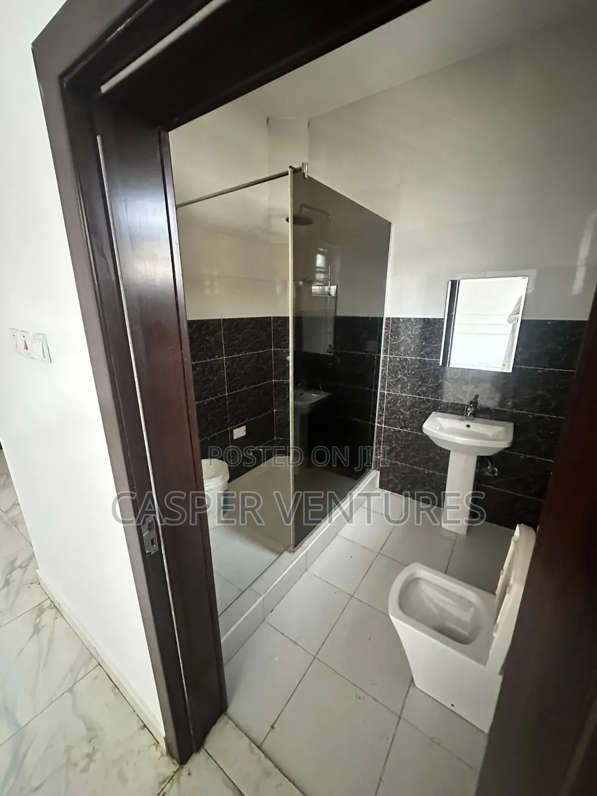 4bdrm Duplex in Fairview, Lekki Phase 2 for rent