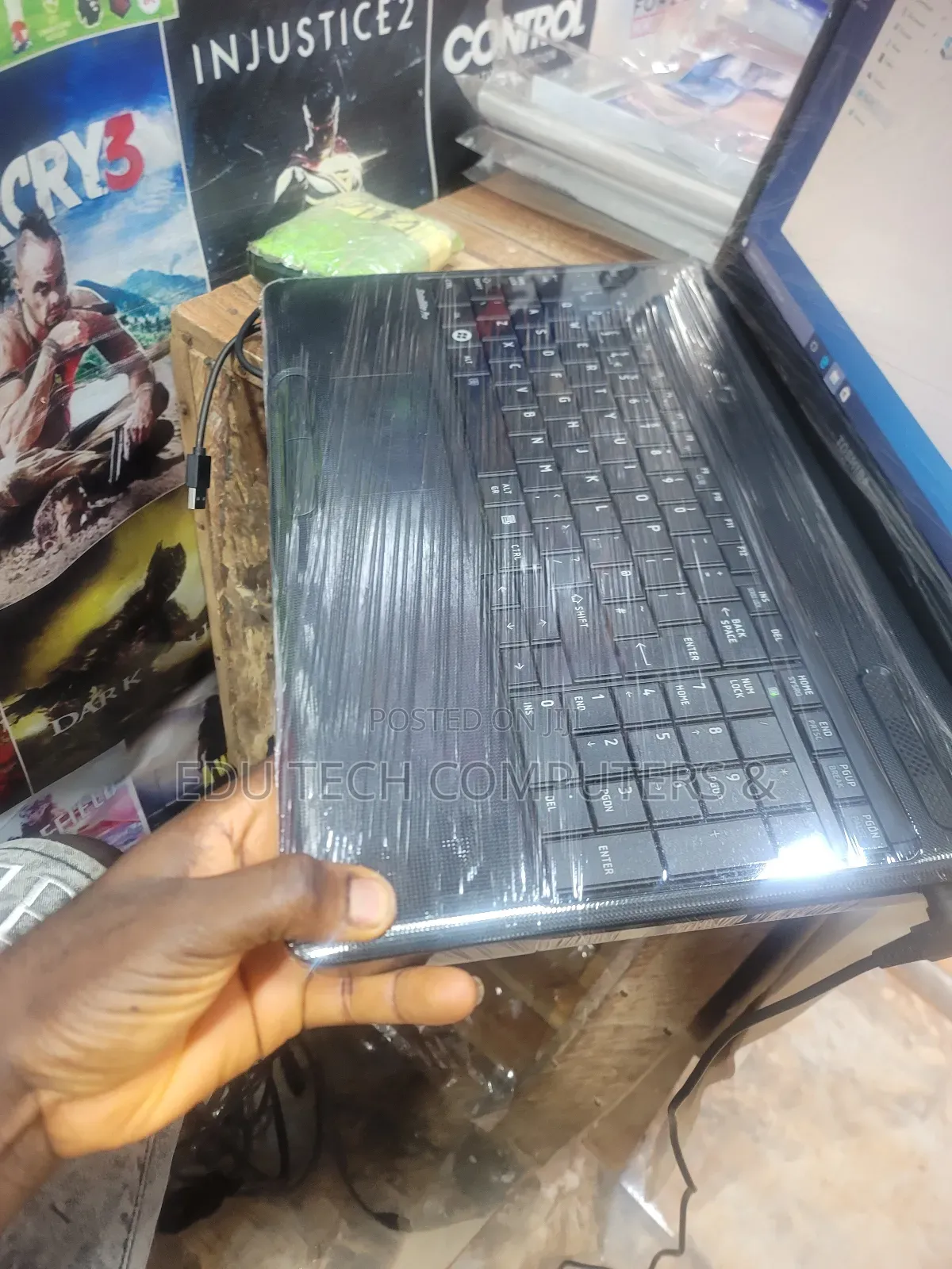 Laptop Toshiba 4GB Intel Core I3 HDD 250GB