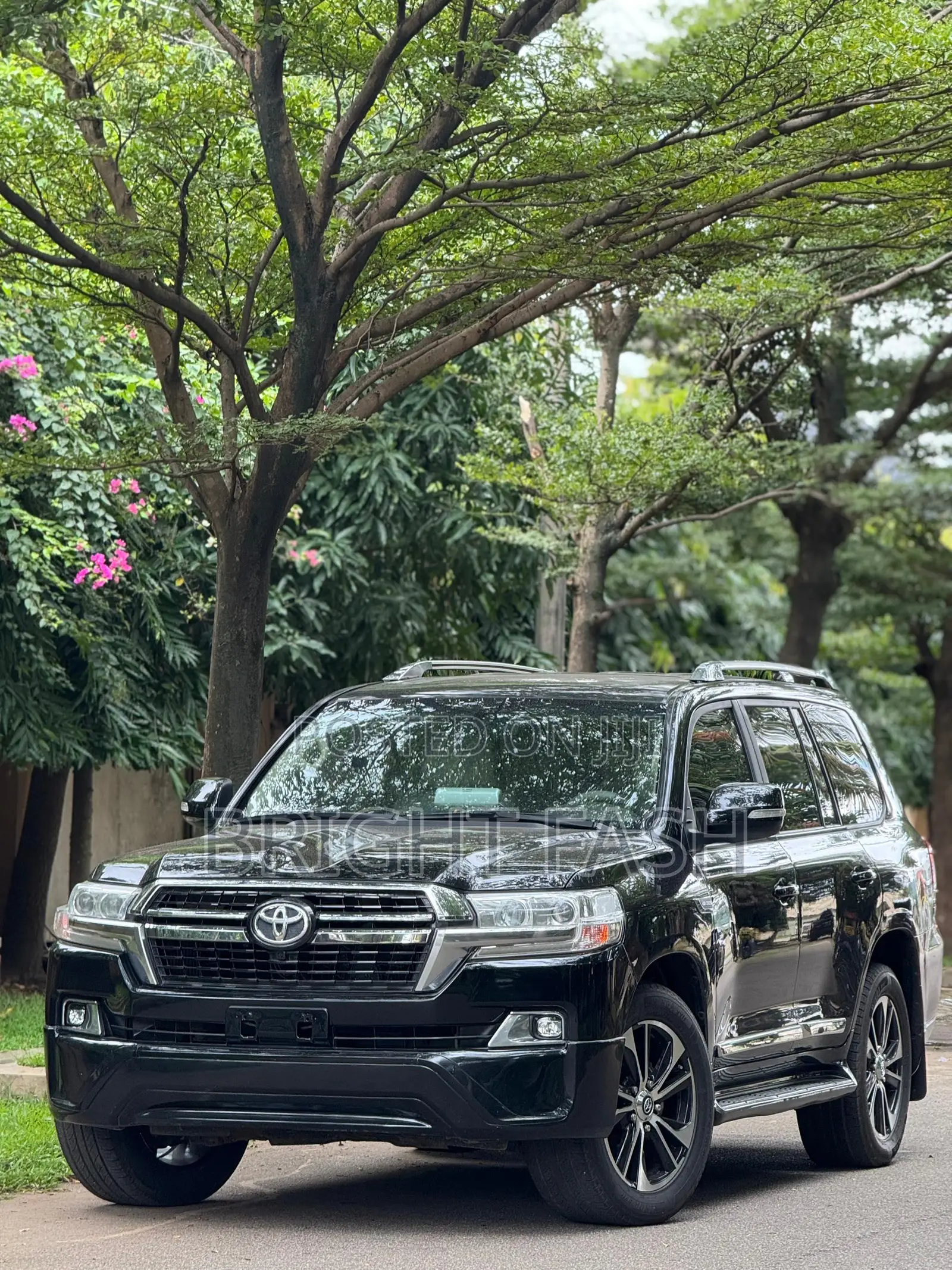 Toyota Land Cruiser 4.5 V8 GXR 2020 Black