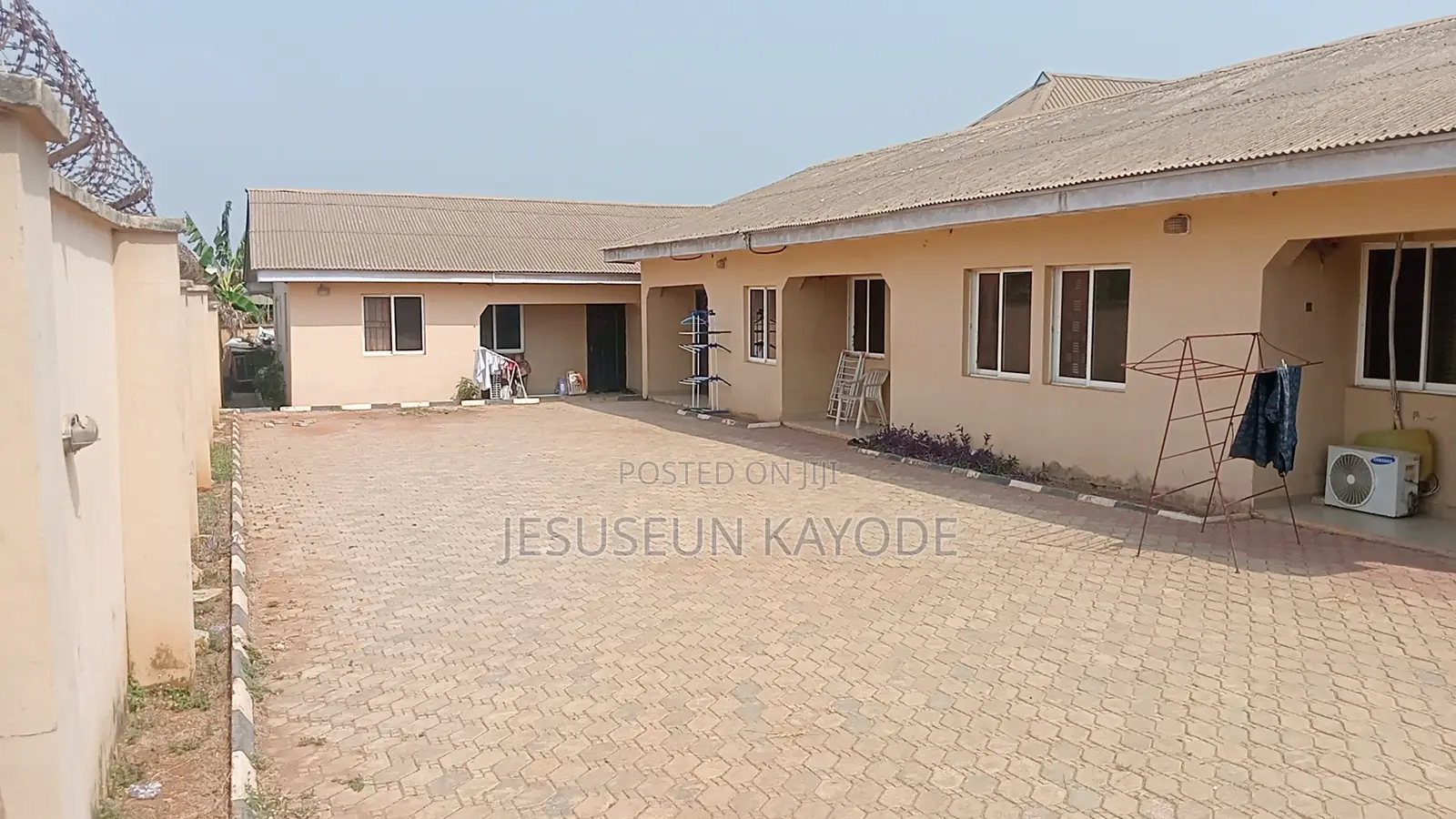 7bdrm Block of Flats in Off Gbaga Road, Ijede / Ikorodu for sale