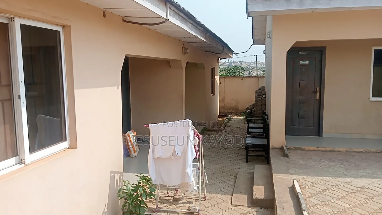 7bdrm Block of Flats in Off Gbaga Road, Ijede / Ikorodu for sale