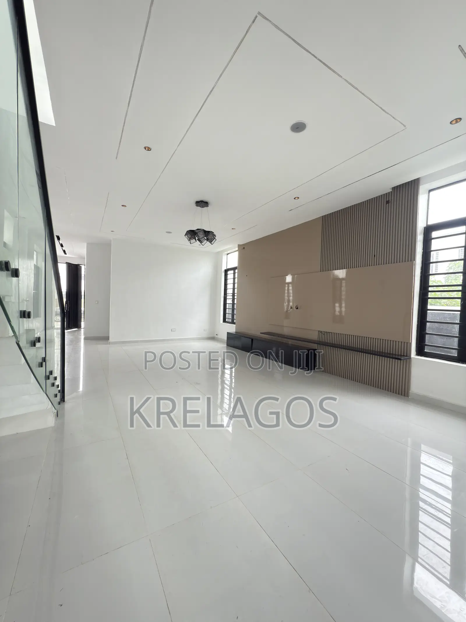 5bdrm Duplex in Orchid, Chevron for sale