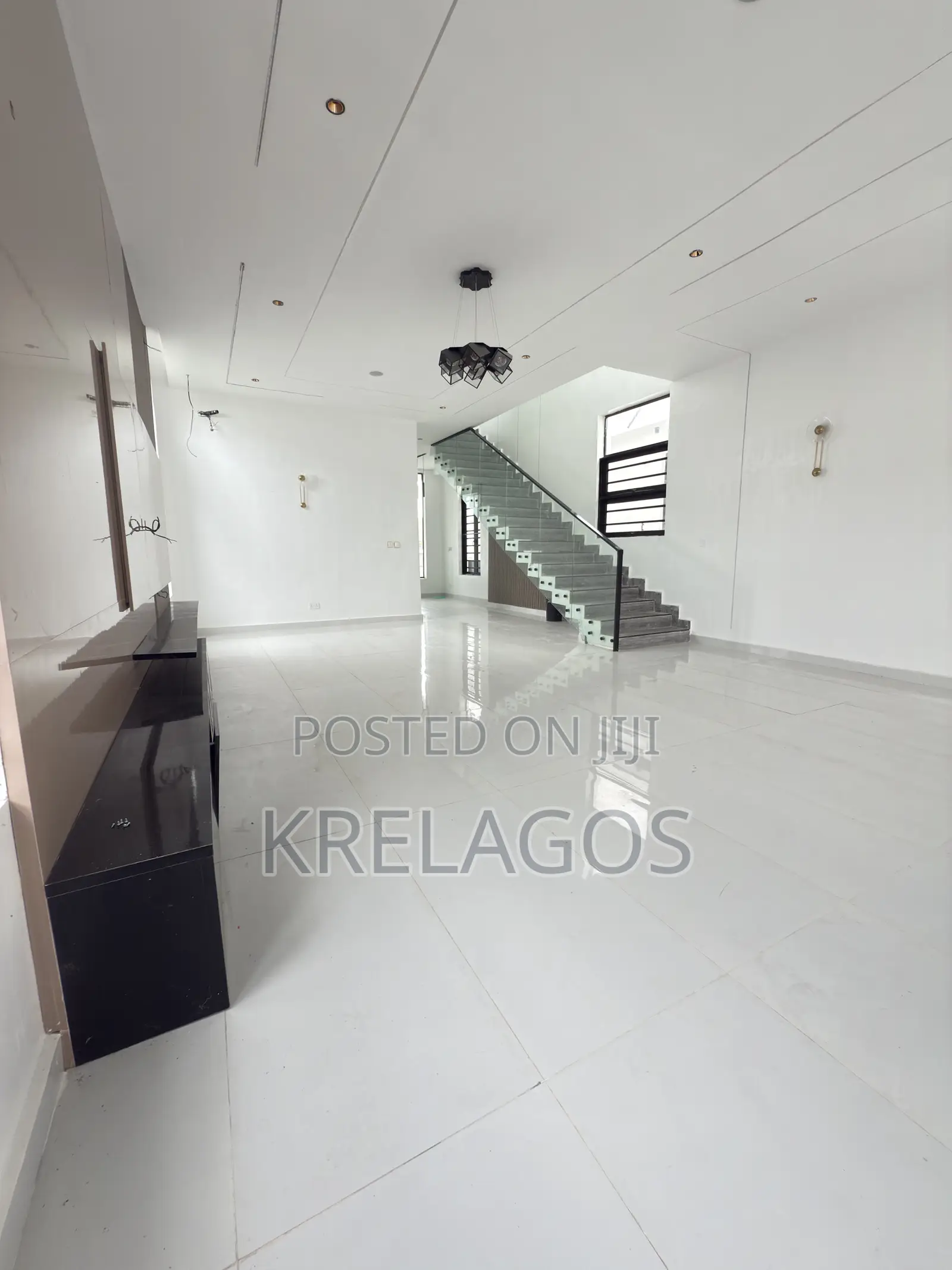 5bdrm Duplex in Orchid, Chevron for sale