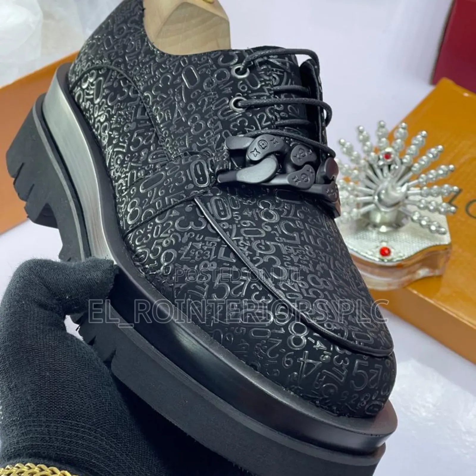 Original Louis Vuitton Luxury Shoe