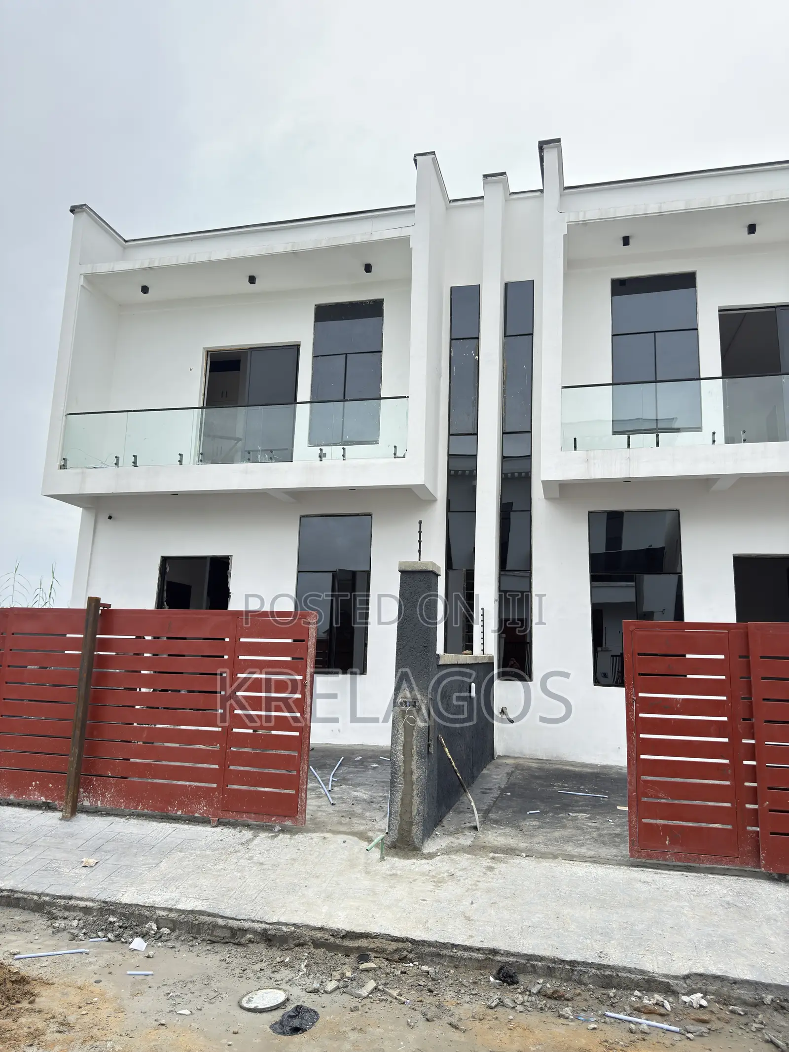 4bdrm Duplex in Orchid, Chevron for sale
