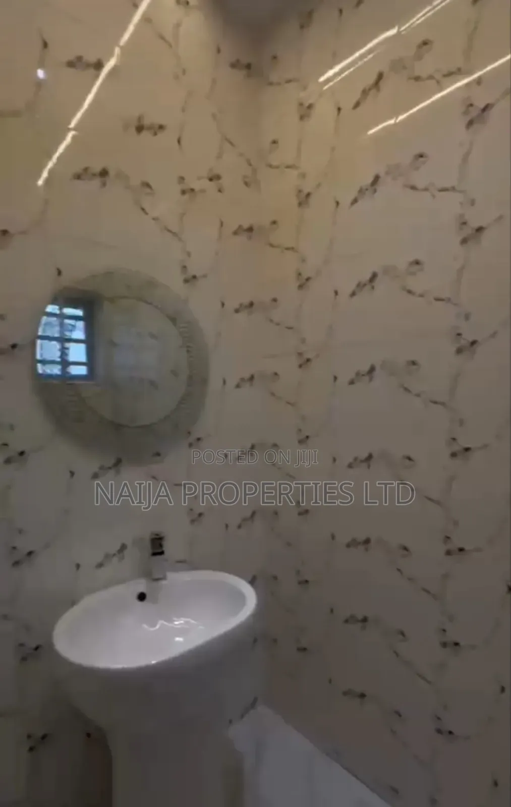 5bdrm Duplex in Osapa London, Lekki for sale