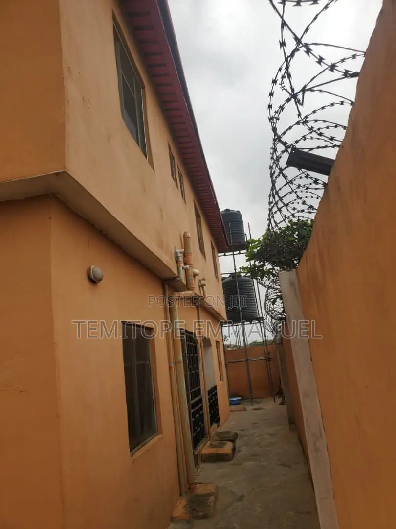 Furnished 8bdrm House in Alakuko Lagos for sale