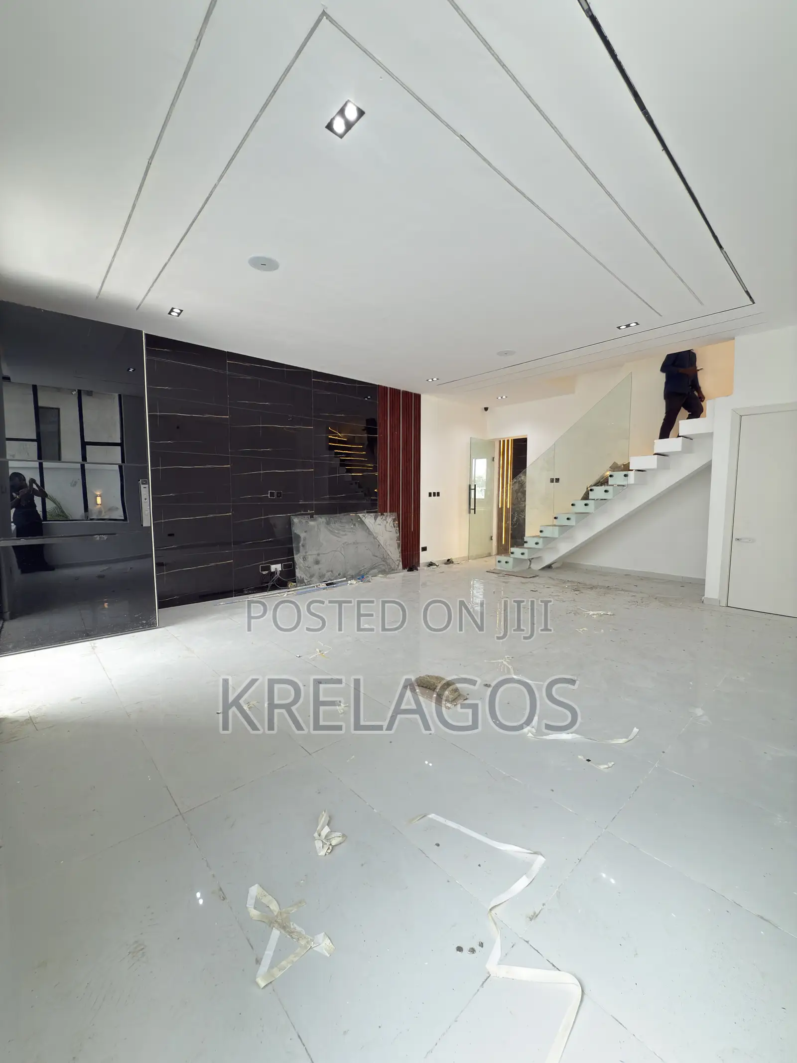 4bdrm Duplex in Orchid, Chevron for sale