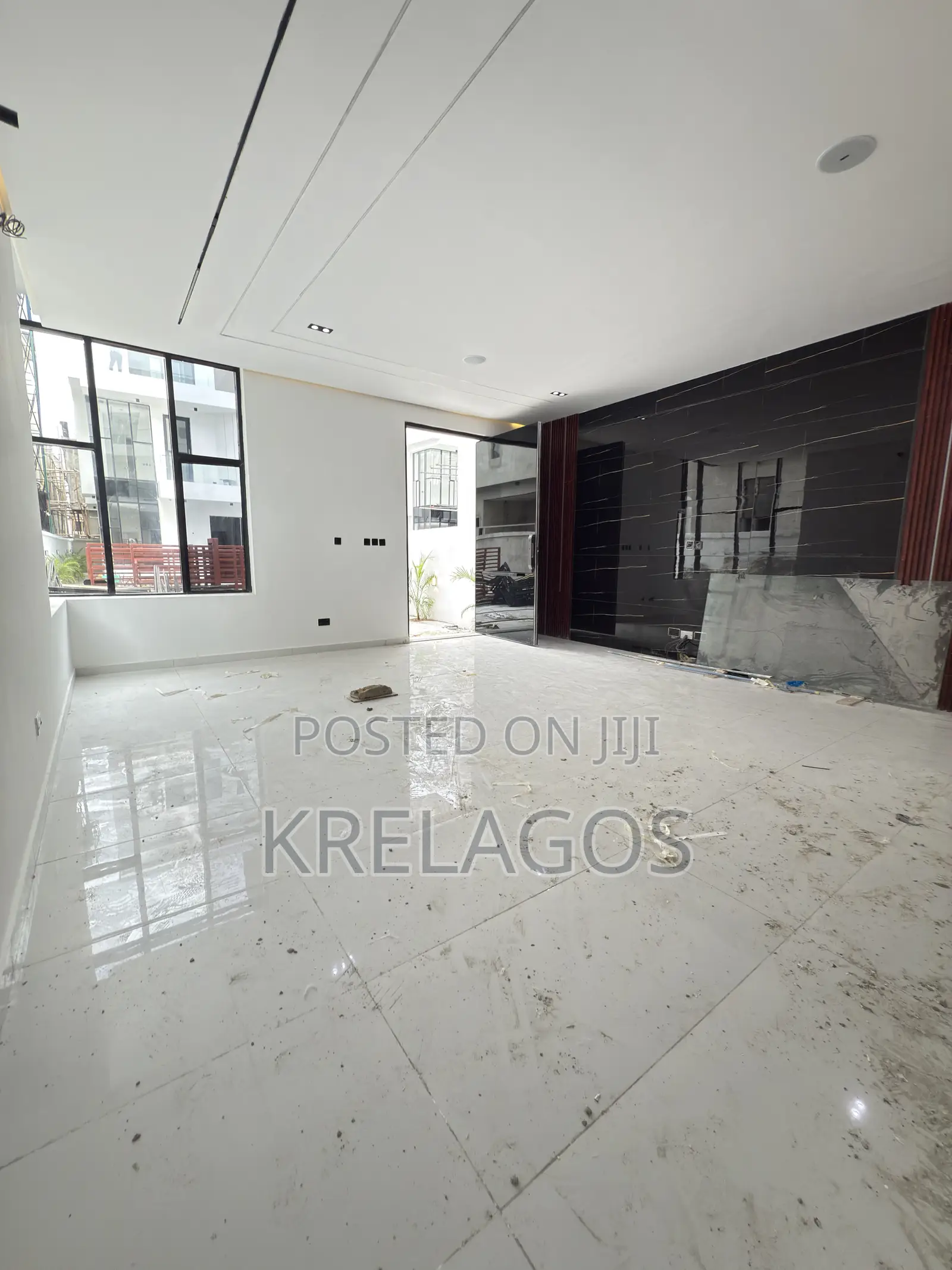 4bdrm Duplex in Orchid, Chevron for sale