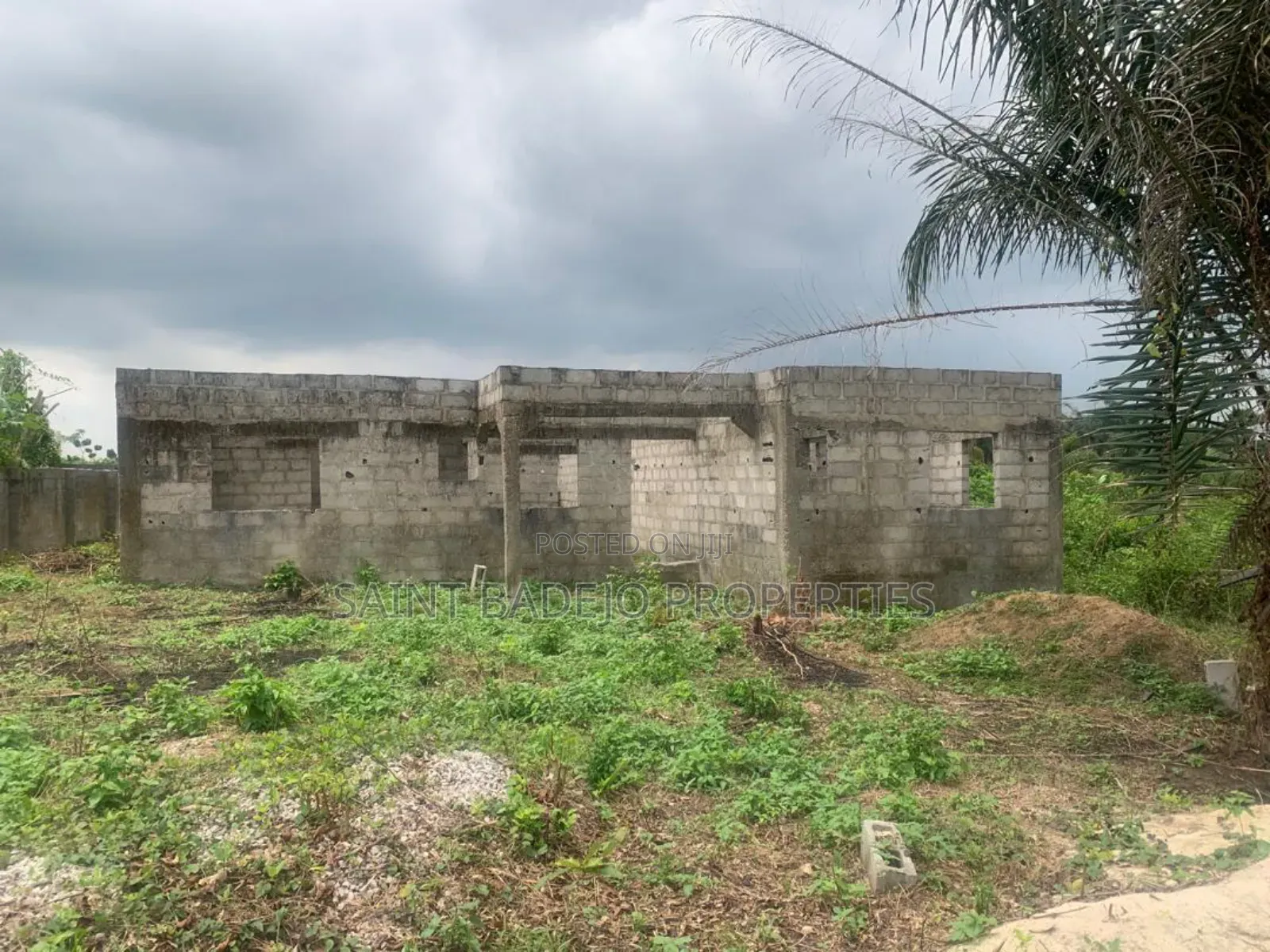 3bdrm Block of Flats in Immaculate Phase 2, Gberigbe for sale