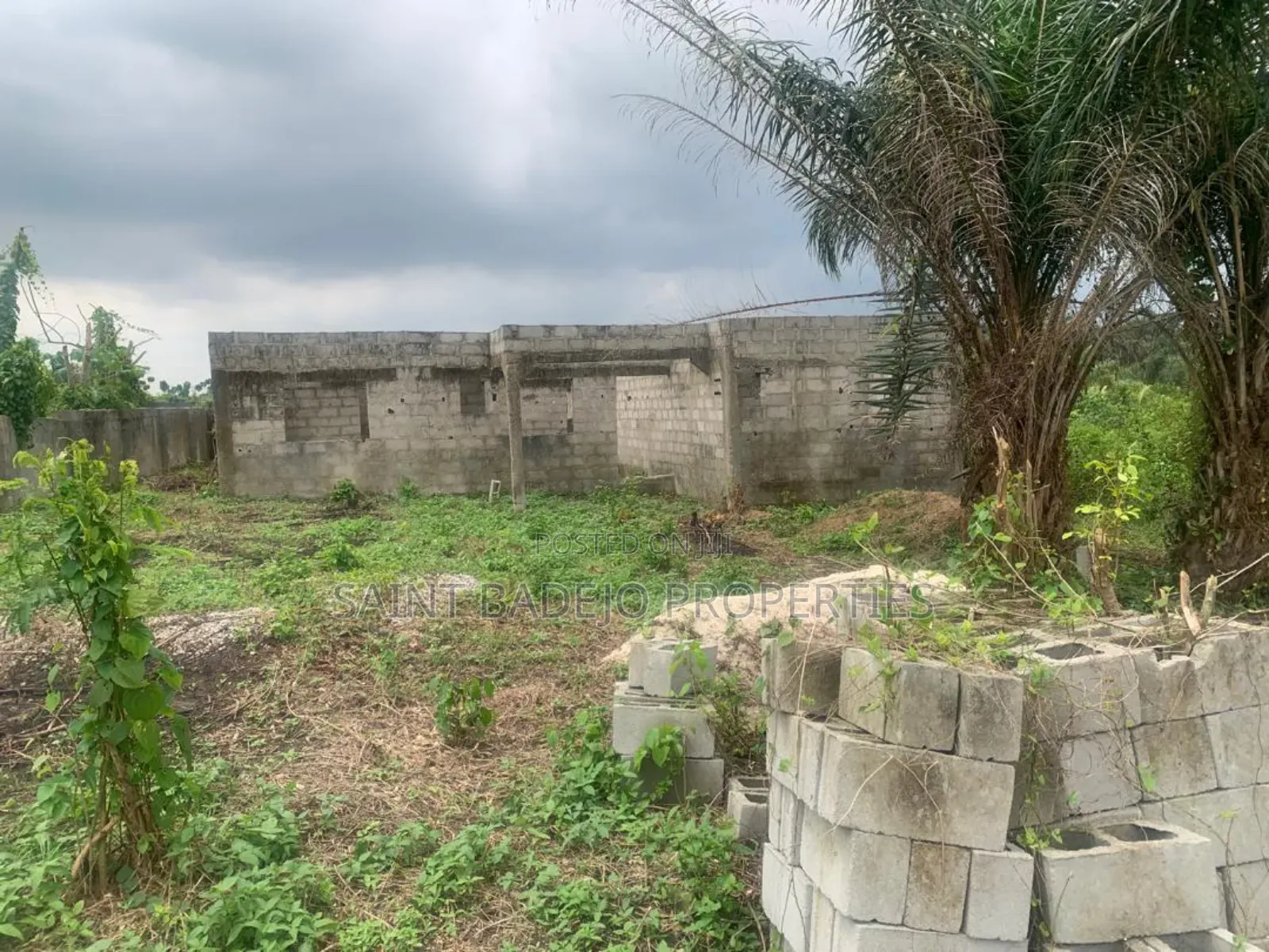 3bdrm Block of Flats in Immaculate Phase 2, Gberigbe for sale