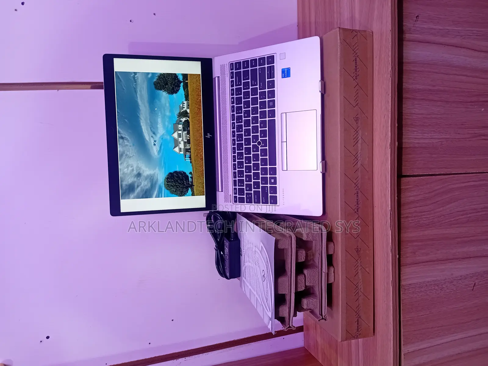 New Laptop HP EliteBook 8560W 12GB Intel Core i5 SSD 1T