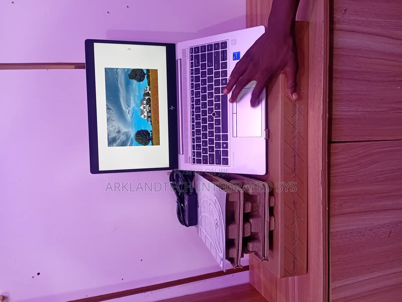 New Laptop HP EliteBook 8560W 12GB Intel Core i5 SSD 1T
